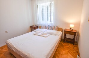 Bügeleisen/Bügelbrett, kostenloses WLAN, Bettwäsche