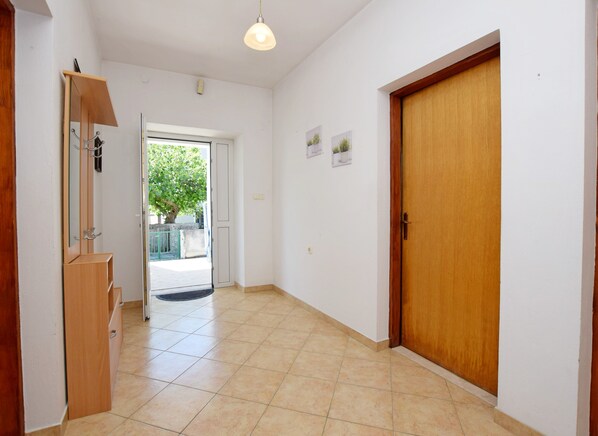 Hallway - House Sun and Sea (Olib)