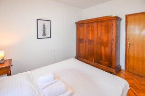 Iron/ironing board, free WiFi, bed sheets - House Sun and Sea (Olib)