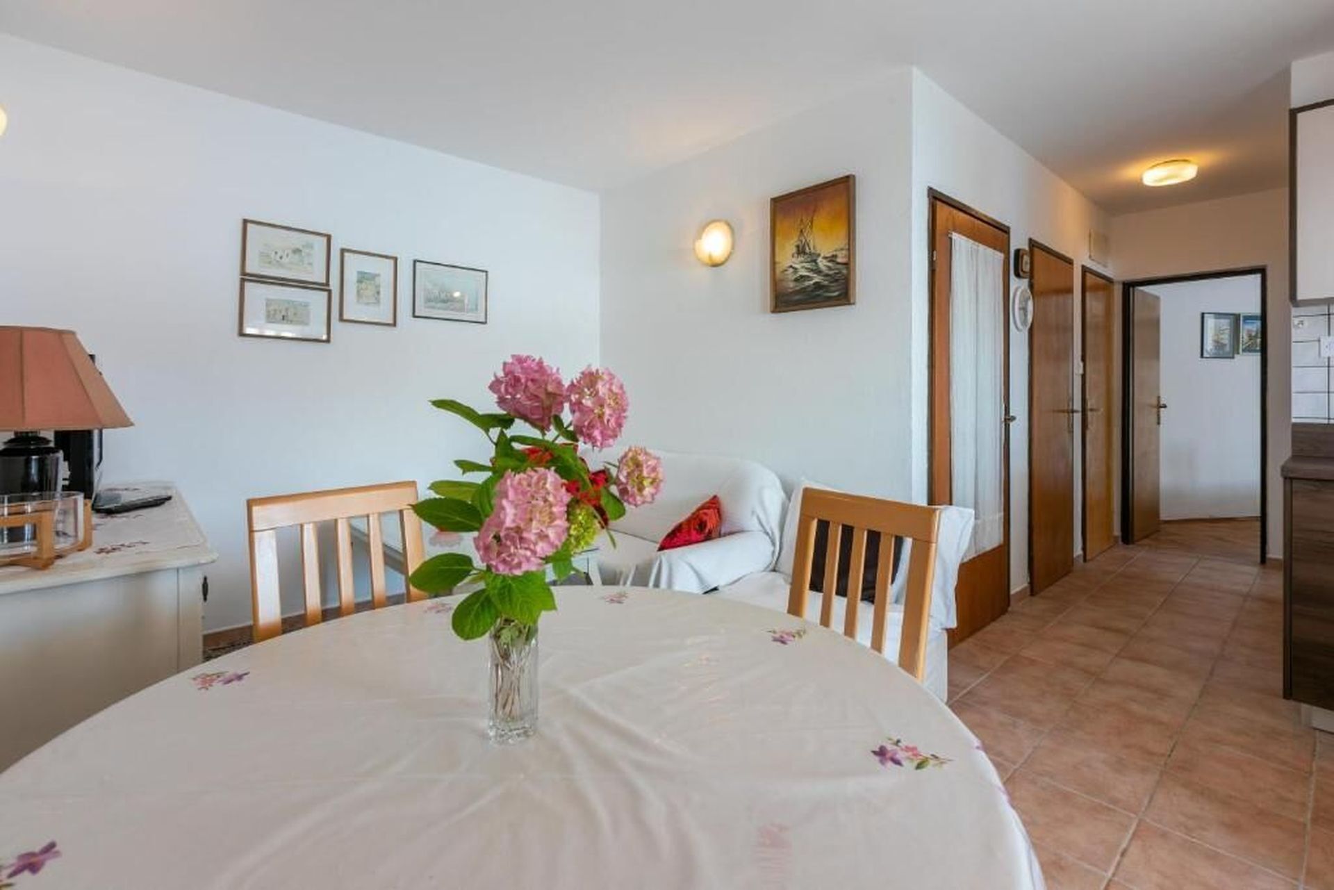 Apartment (A2) | Dining