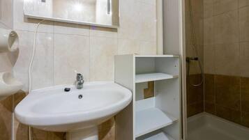 Apartment (A1) | Bathroom | Shower