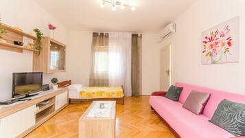 Apartment (A1) | Living room | TV