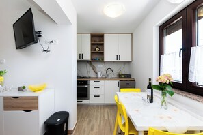 Studio (A3) | Cuisine privée | Réfrigérateur, micro-ondes, four, plaque de cuisson