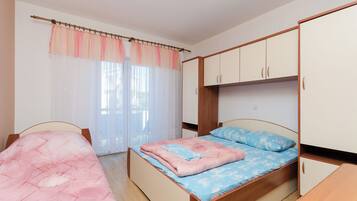 Apartment (A3) | 5 bedrooms, free WiFi, bed sheets