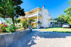 Courtyard - Apartment Marija Durdica (Lopar)