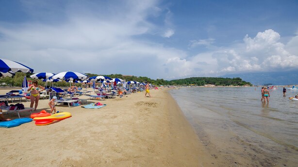 Pantai di sekitar