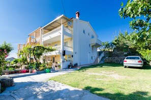 Ubetjent parkering (inkludert)