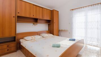 1 bedroom, iron/ironing board, free WiFi