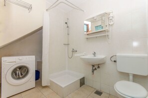Bathroom | Towels - House Beach House Toma (Podgora)