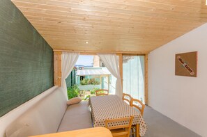 Outdoor dining - House Beach House Toma (Podgora)