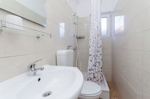 Apartment (A2) | Bathroom