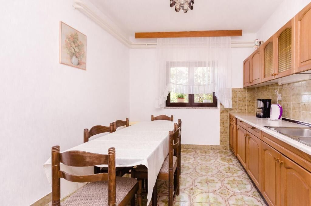 Apartment (A1) | Private kitchen | Fridge, oven, stovetop, espresso maker