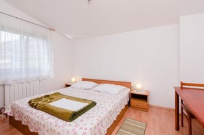 Apartment (A2)