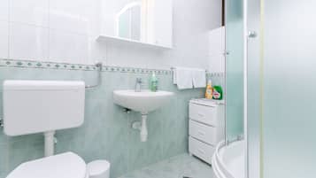 Studio (A1) | Badezimmer | Dusche, Haartrockner