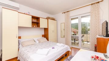Studio (A1) | WiFi (free), bed sheets