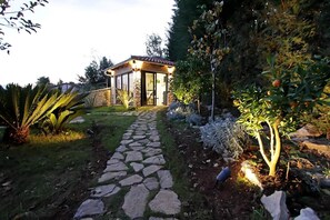 Studio (A5) | Garden view