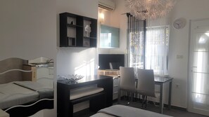 Studio (A3) | Dining