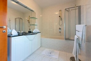 Apartment (A5) | Bathroom