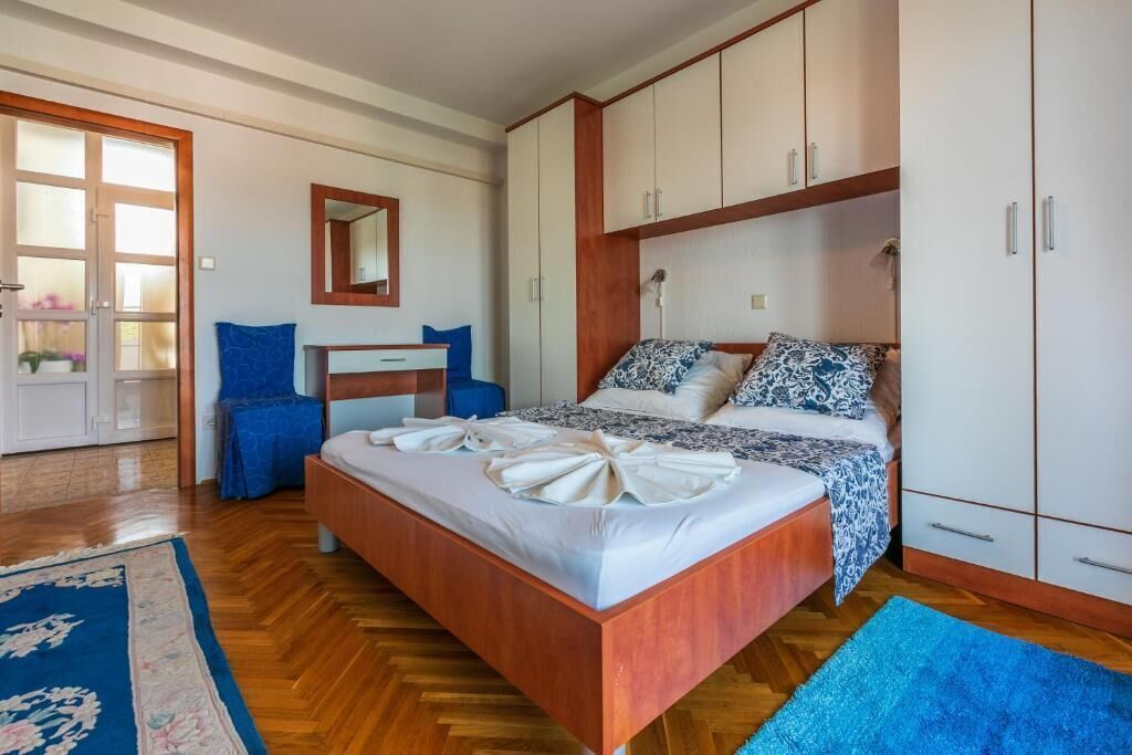 Apartment (A1) | 5 bedrooms, free WiFi