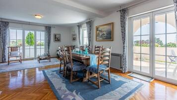 Apartment (A1) | Speisen