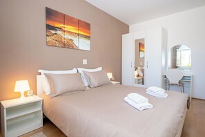公寓 (A3) | 書桌、隔音、熨斗/熨衣板、隨行嬰兒床