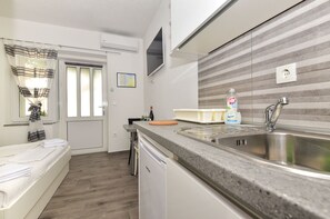 Studio (A1) | Private kitchen