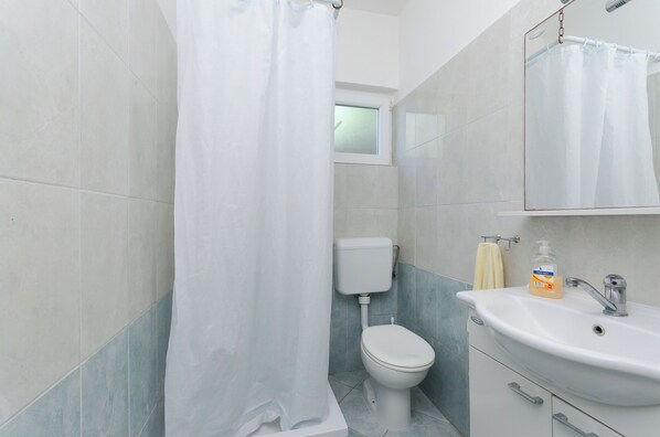Apartment (A1) | Bathroom