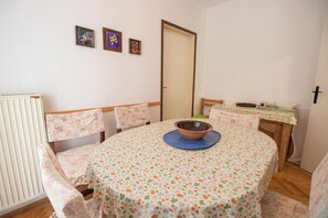 Apartment (A1) | Dining