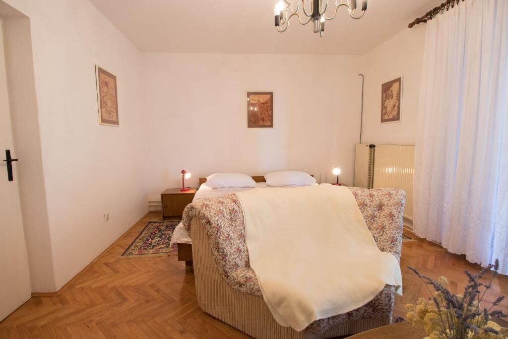 Apartment (A1) | Living room | TV