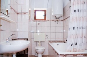 Apartment (A1) | Bathroom