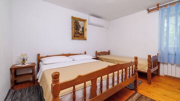 Căn hộ (A1) | 2 phòng ngủ, bàn ủi/dụng cụ ủi quần áo