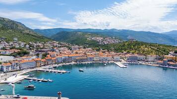 Thành phố nhìn từ nơi lưu trú