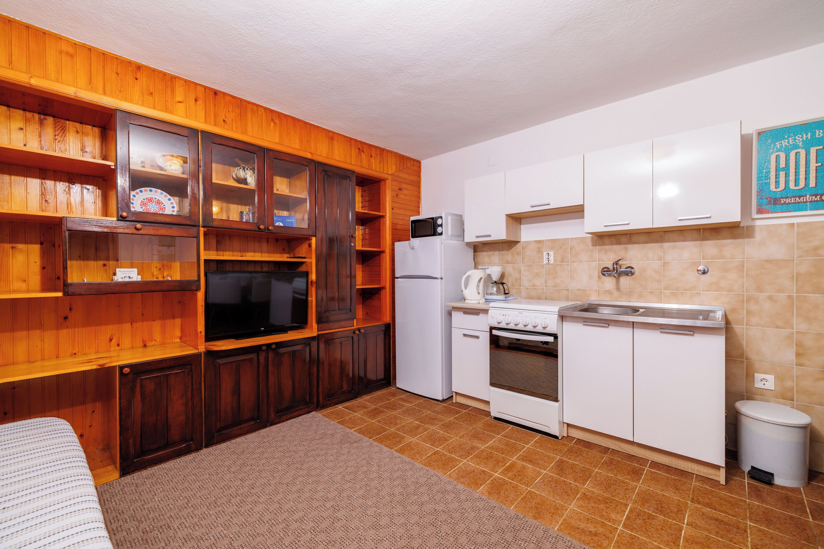 Căn hộ (A1) | Bếp riêng | Tủ lạnh, lò nướng, bếp nấu, dụng cụ pha espresso 