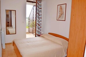 Apartment (A3) | 3 bedrooms, iron/ironing board, free WiFi - Apartments Marija (Cres)