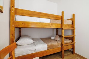 Apartment (A2) | 4 bedrooms, free WiFi, bed sheets - Apartments Iva (Crikvenica)