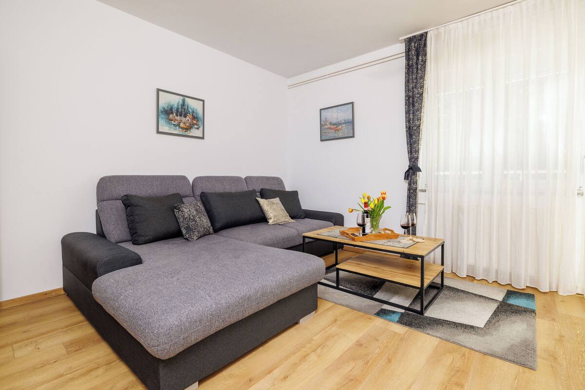 Apartment (A4) | Living room | TV