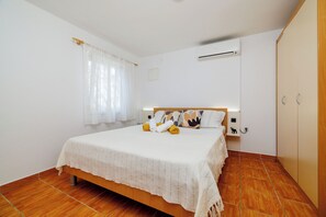 Apartment (A3) | 4 bedrooms, free WiFi, bed sheets - Apartments Iva (Crikvenica)