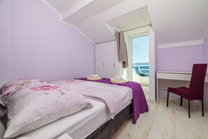 Apartamento (A4) | 4 quartos, ferros/tábuas de passar roupa, Wi-Fi de cortesia