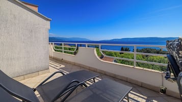 Apartment (A4) | 4 bedrooms, iron/ironing board, free WiFi