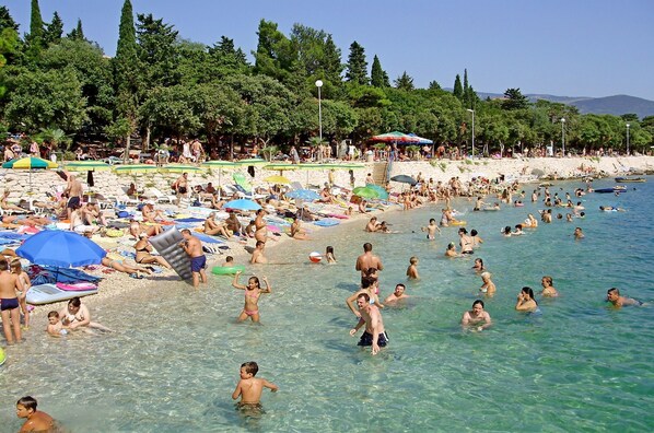 Beach nearby - Apartments Snjezana (Novi Vinodolski)