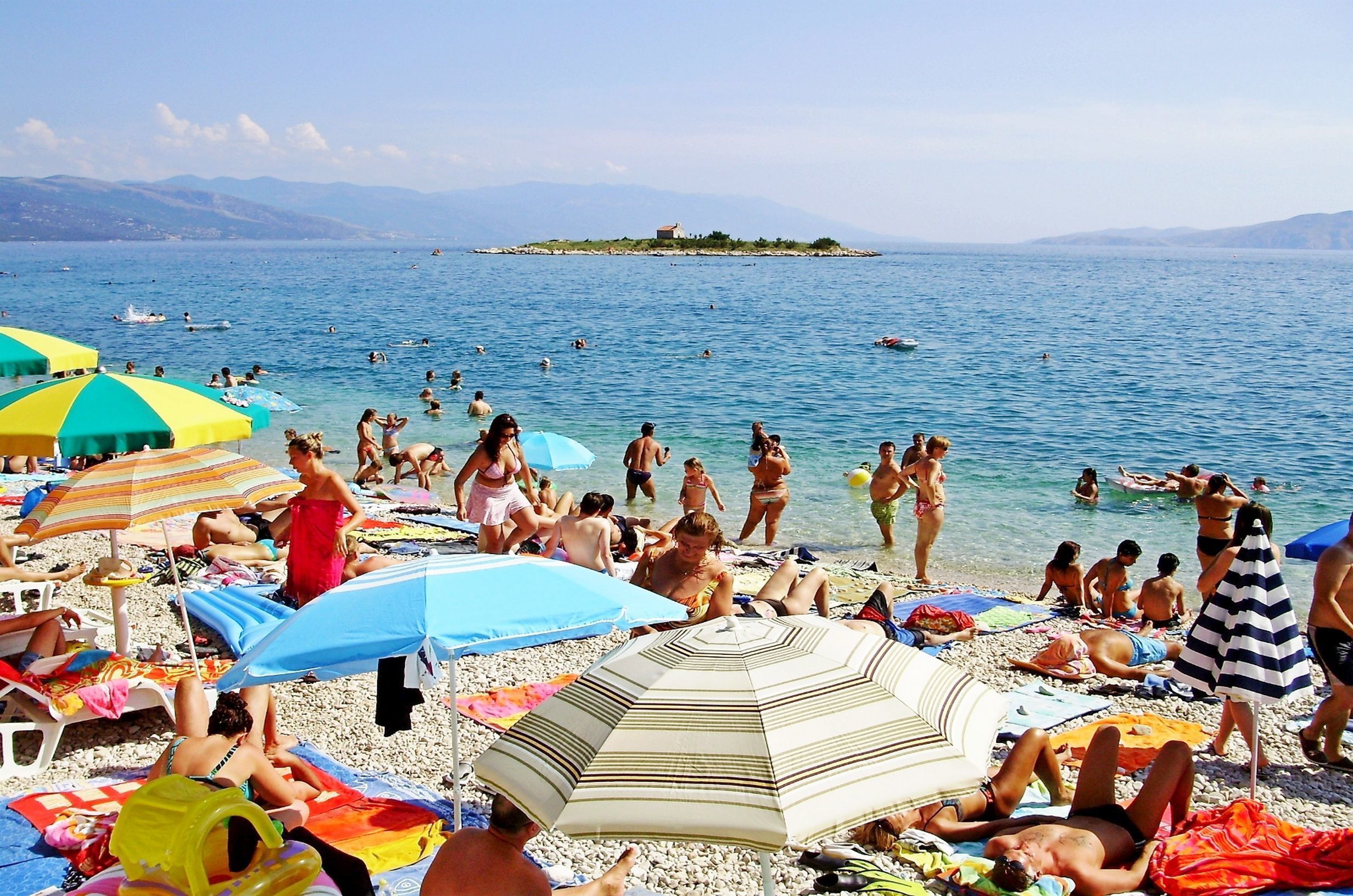 بالقرب من الشاطئ