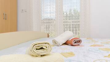 Apartment (A4) | 4 bedrooms, free WiFi, bed sheets