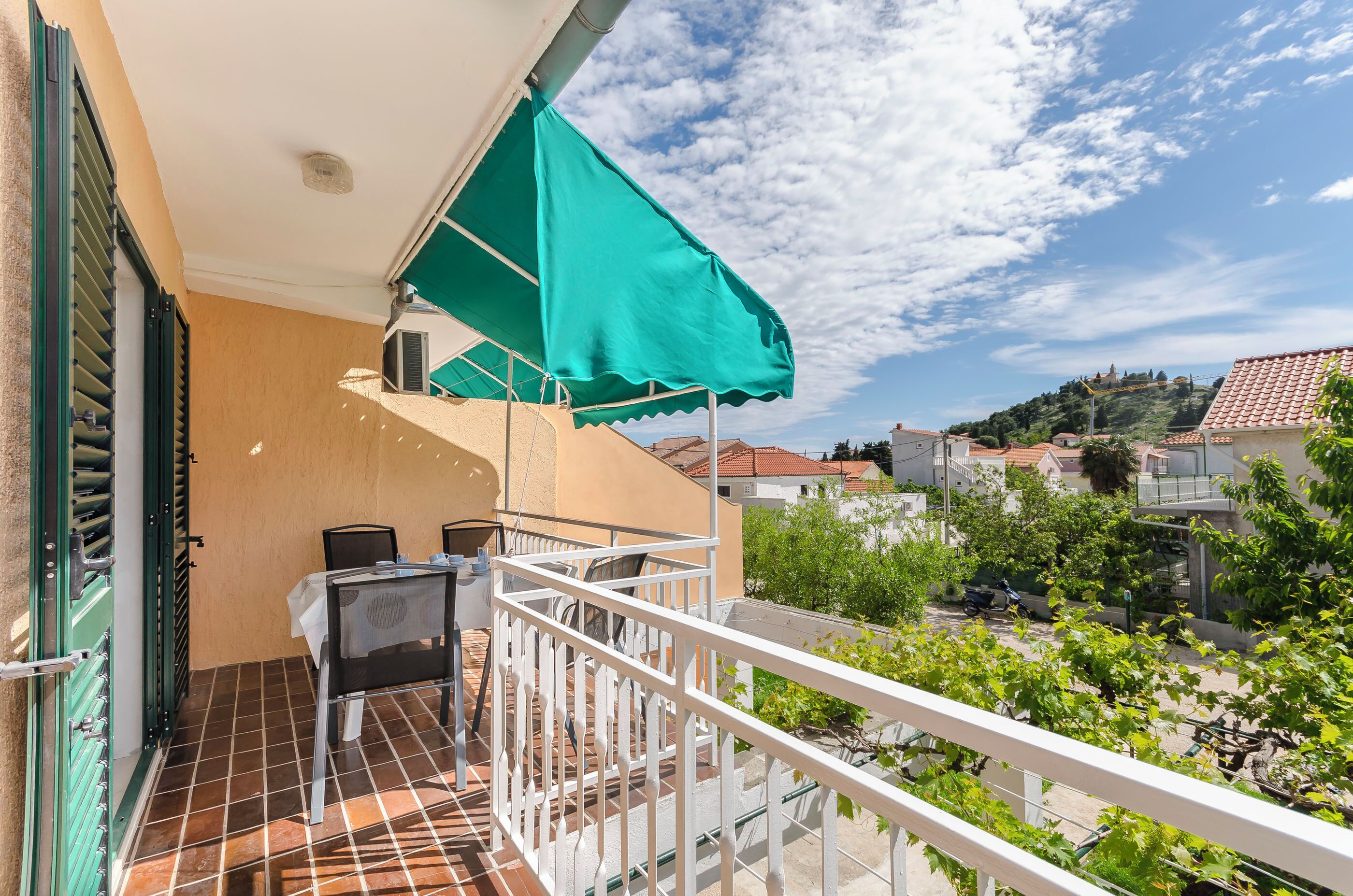 Apartment (A4) | Balkon