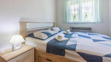 1 habitación, escritorio y sistema de insonorización