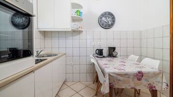 Leilighet (A4) | Eget kjøkken | Kjøleskap, mikrobølgeovn, ovn og kokeplater