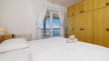 Apartment (A2) | 5 bedrooms, iron/ironing board, free WiFi