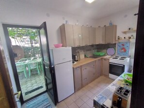 Apartment (A2) | Eigene Küche