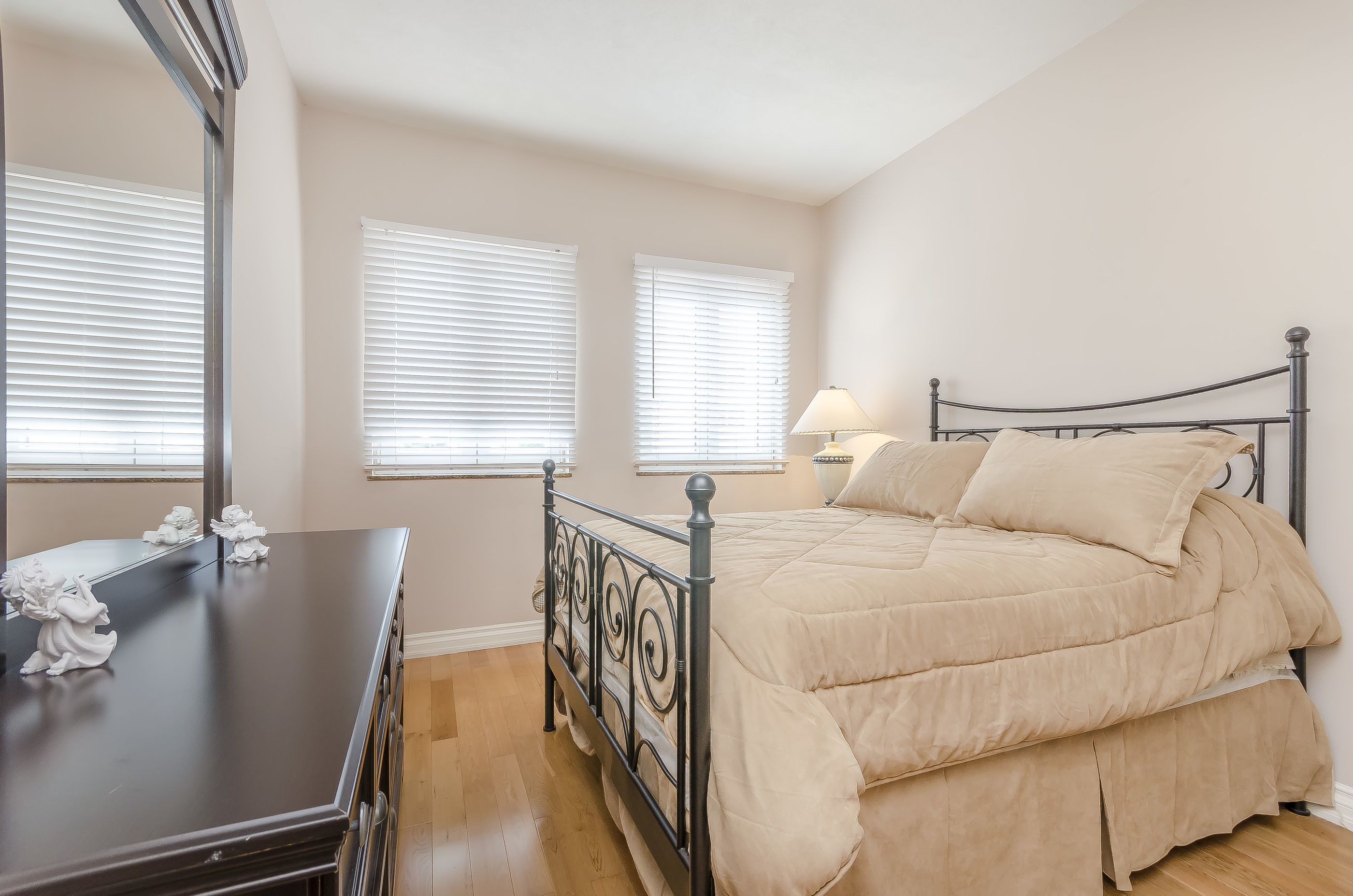 واي فاي مجانًا وملاءات أسرّة