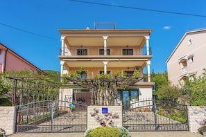 Building design - Apartment Klaudia (Crikvenica)