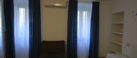 Caja de seguridad en la habitación, wifi gratis y ropa de cama